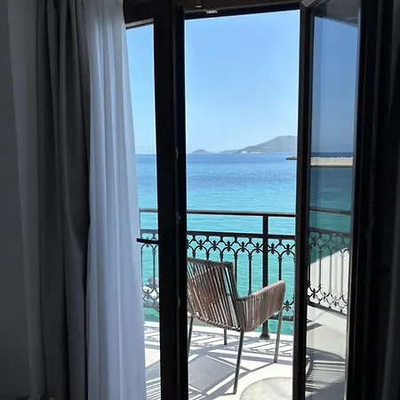 Galaris' Luxury Apartment Kokkari